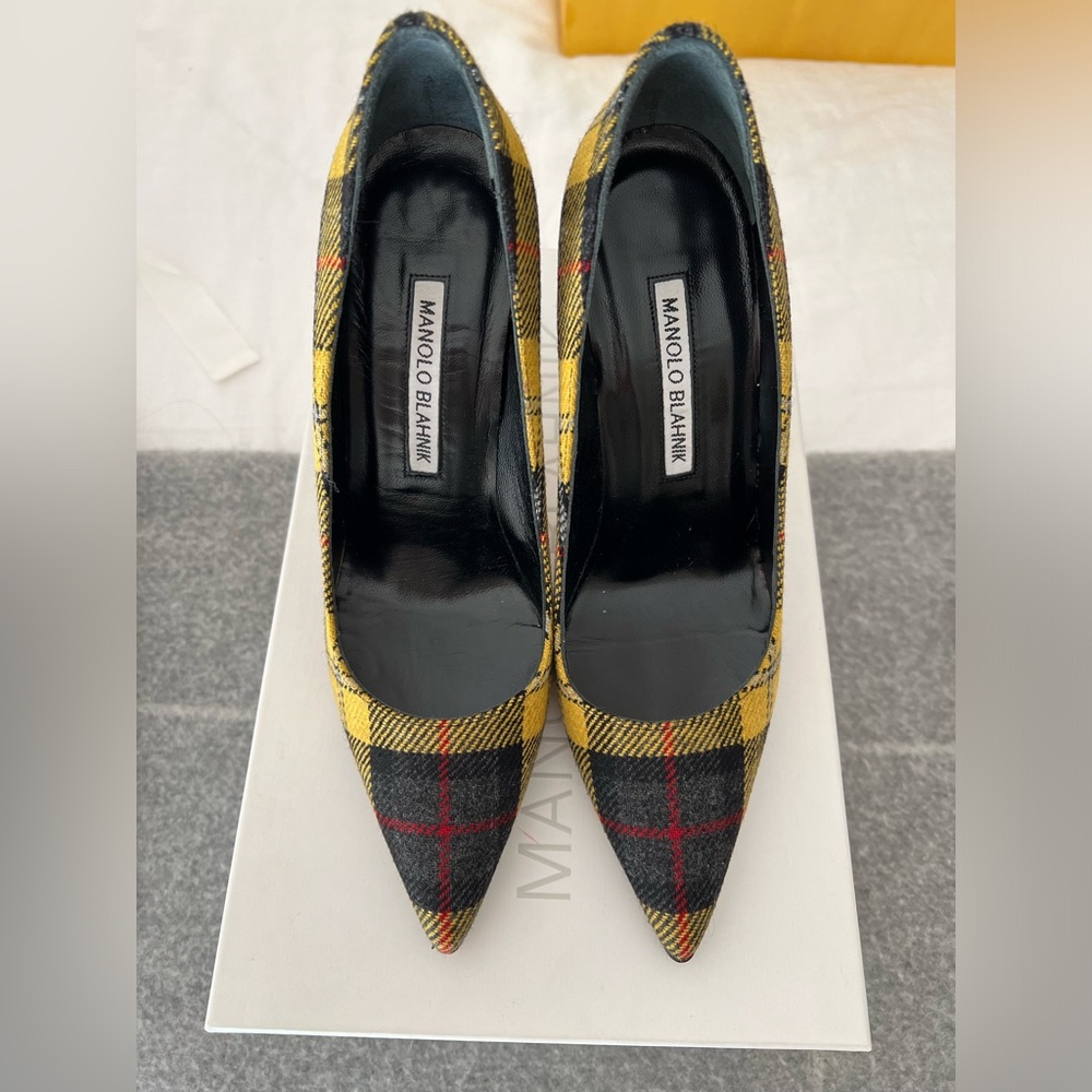 Manolo pumps